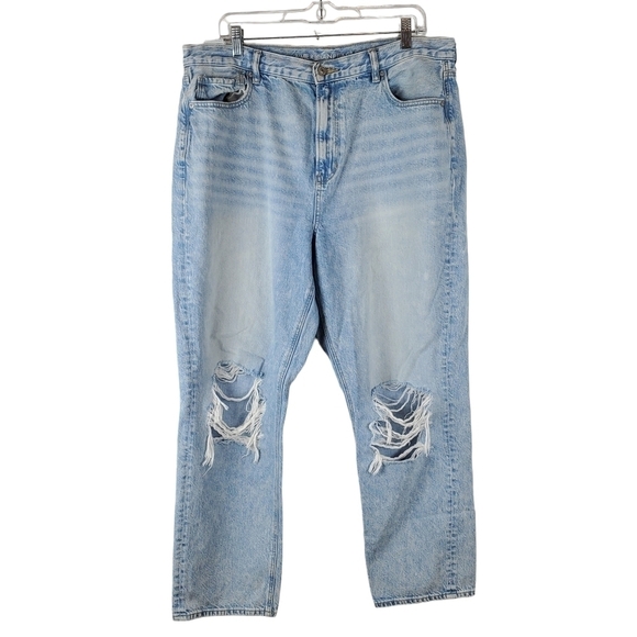 American Eagle Mom Jeans Womens 16 Busted Knee Light Acid Wash Ankle length - Picture 1 of 11